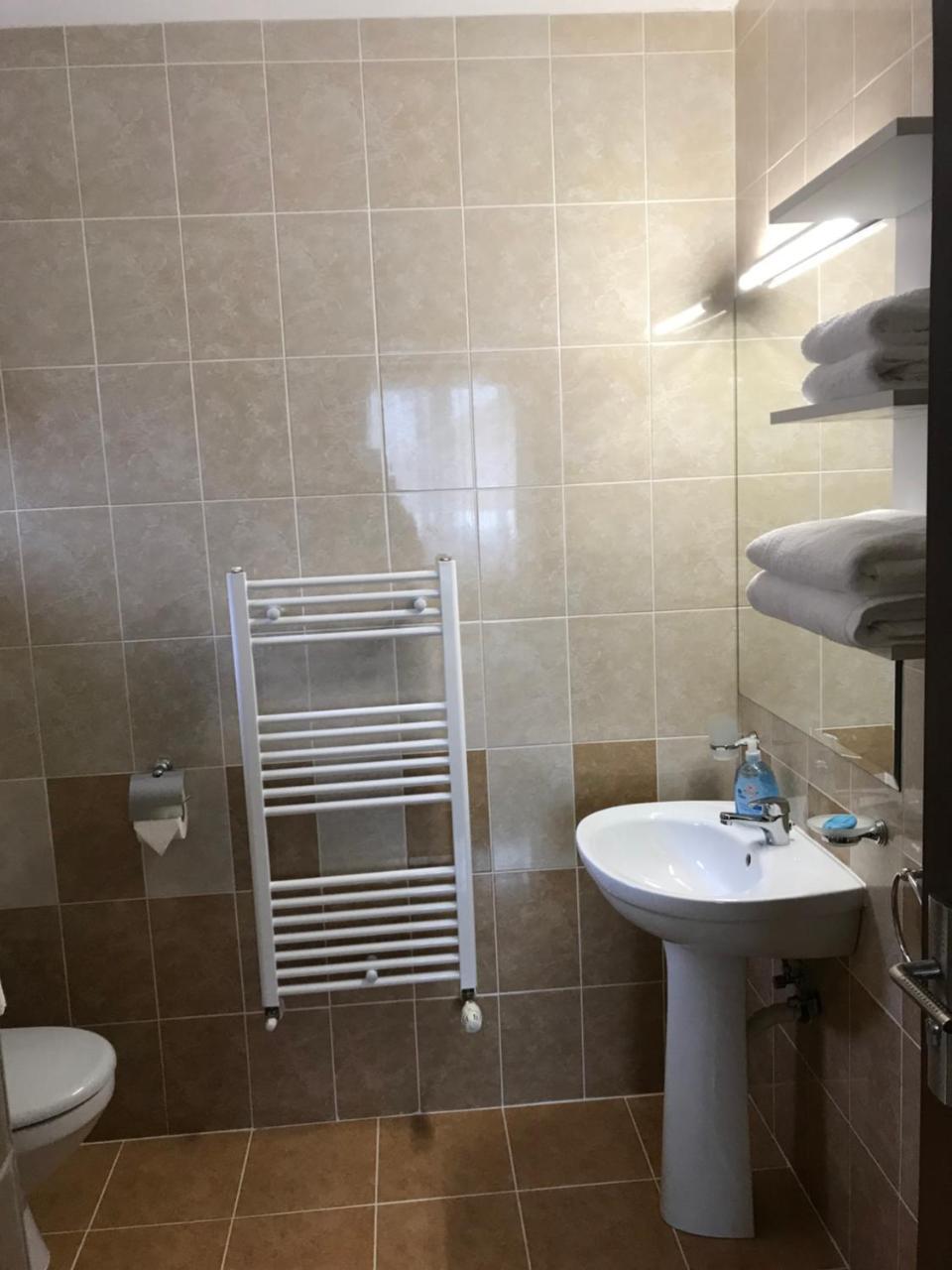 Pensiunea Granada Covasna Luaran gambar