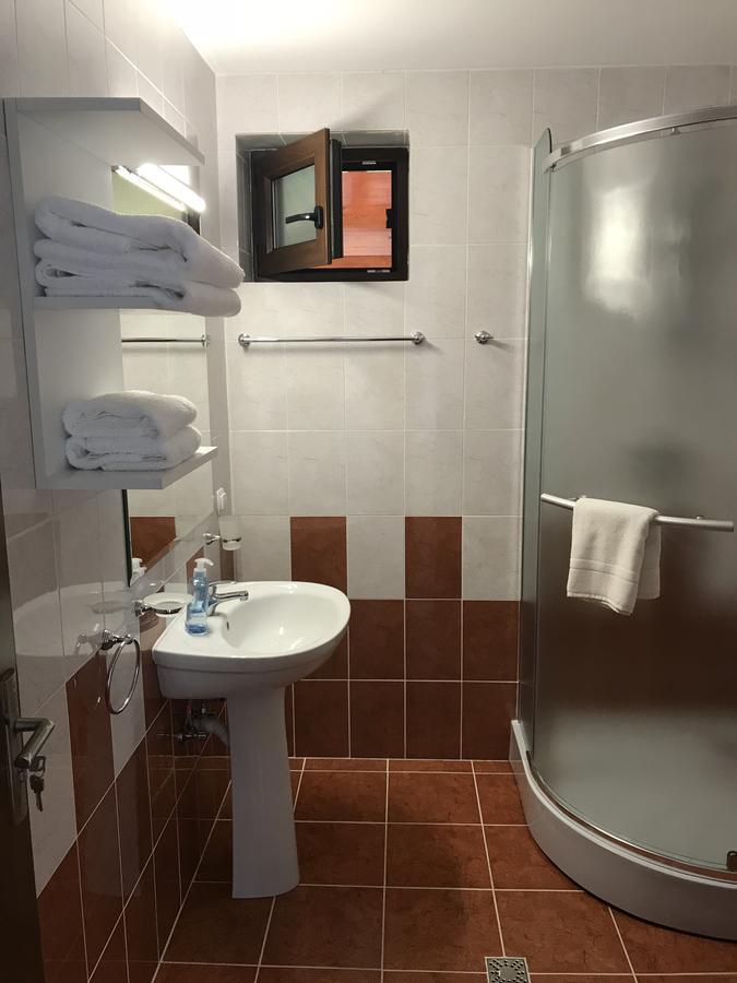 Pensiunea Granada Covasna Luaran gambar
